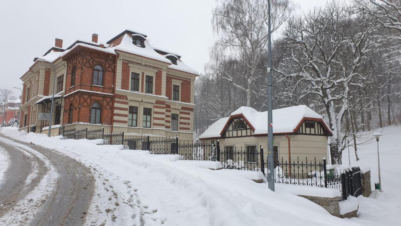 Hotel Charlotta Jedlina-Zdroj Bagian luar foto