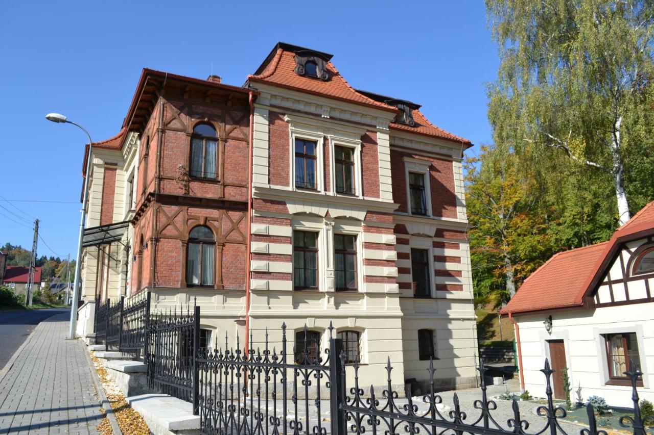 Hotel Charlotta Jedlina-Zdroj Bagian luar foto